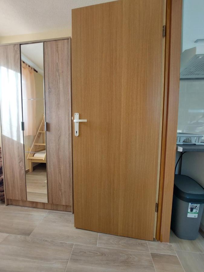 Apartmani Piskoric Vir Kültér fotó