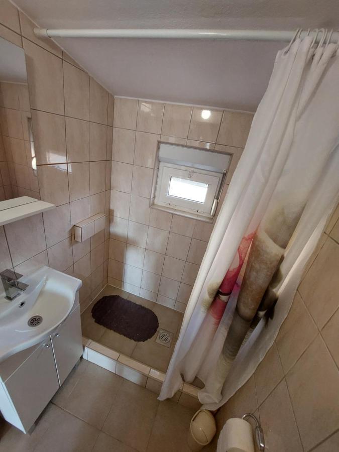 Apartmani Piskoric Vir Kültér fotó