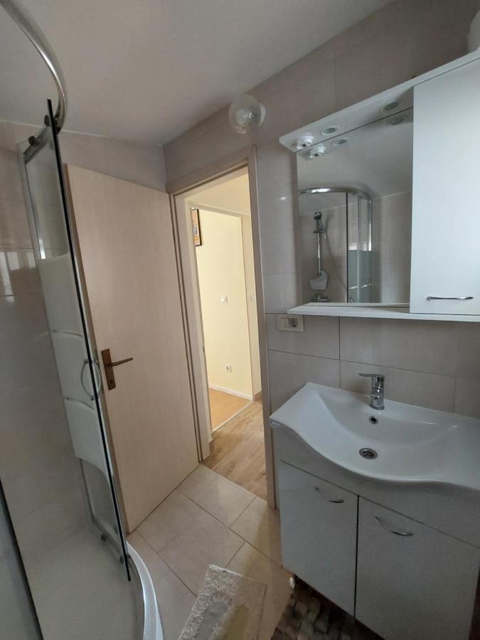 Apartmani Piskoric Vir Kültér fotó
